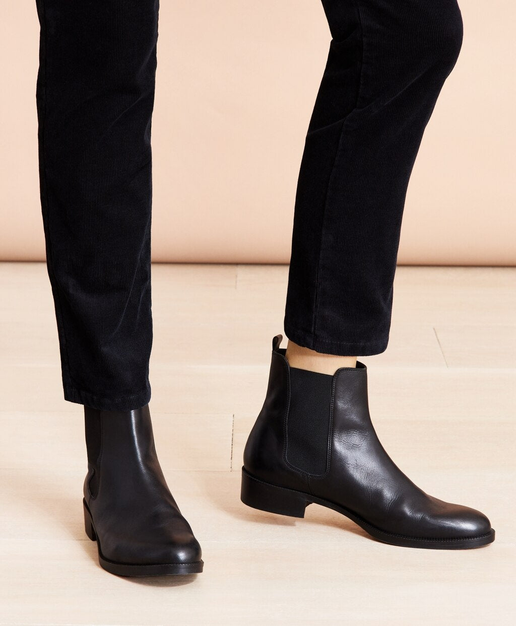 Brooks Brothers Women Leather Chelsea Boots